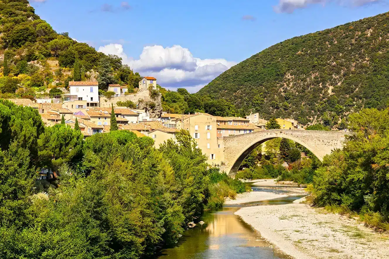 pont roman nyons camping pas cher