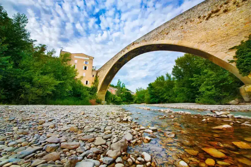 pont roman camping